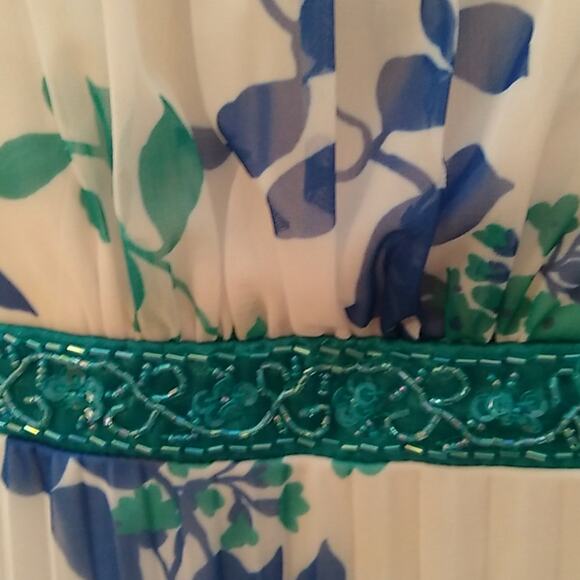 Girls Speechless floral dress with lining . Size 14 - Picture 3 of 9